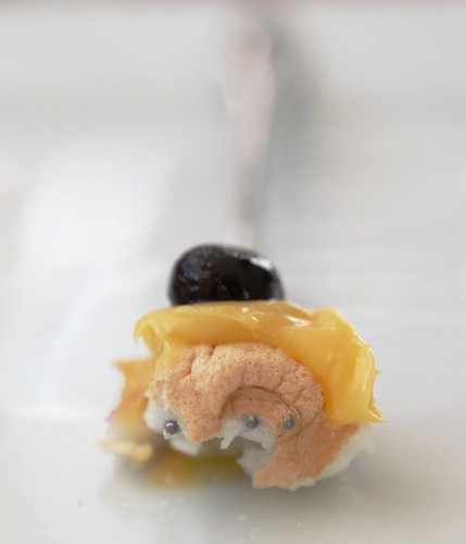 pavlova_bite2
